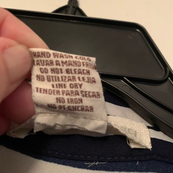 Sans Souci Woman’s Black White Stripe Blouse size Small - Picture 6 of 7